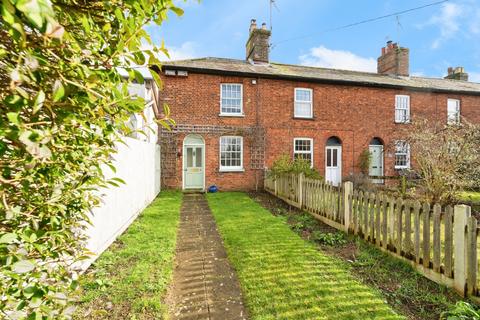 2 bed property, in Constitution Hill, £150,000