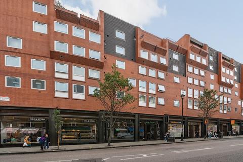 1 bed property, in Newport Court, £550,000