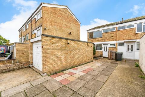 3 bed property, in Chester Way, £150,000