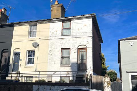 1 bed property, in Ospringe Road, £200,000