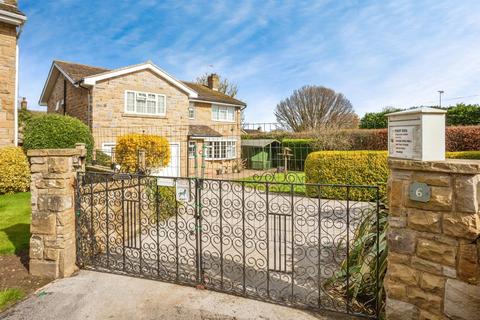 6 bed property, in Finkle Close, £650,000