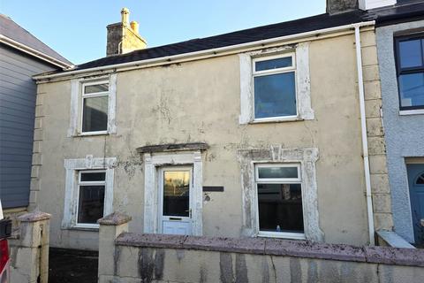 4 bed property, in High Street, £225,000