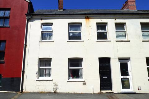 3 bed property, in South Road, £165,000