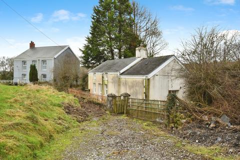 1 bed property, in Rhosamman, £200,000