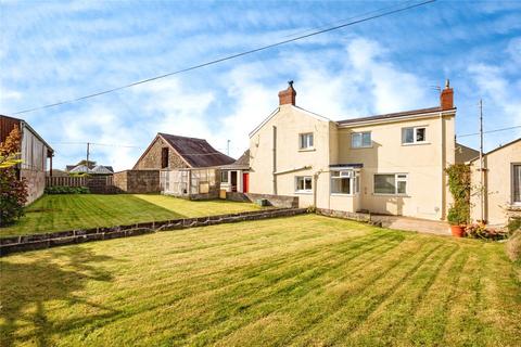 5 bed property, in Blaenporth, £425,000