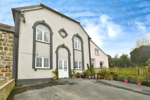 3 bed property, in Trefdraeth, £350,000