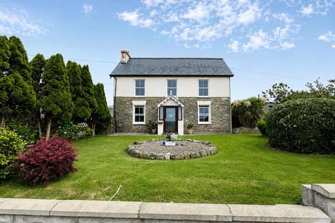 6 bed property, in Fishguard, £500,000