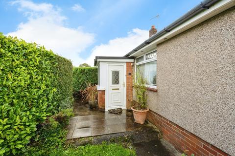 3 bed property, in St. Davids Close, £250,000