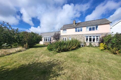 4 bed property, in Solva, £500,000