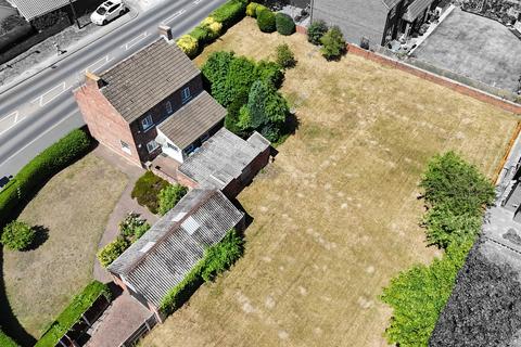 3 bed property, in Tickhill Road, £300,000