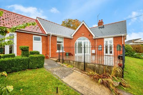 3 bed property, in Bryn Yr Eglwys, £375,000