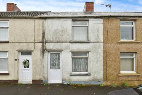 2 bed property, in Carway, £80,000