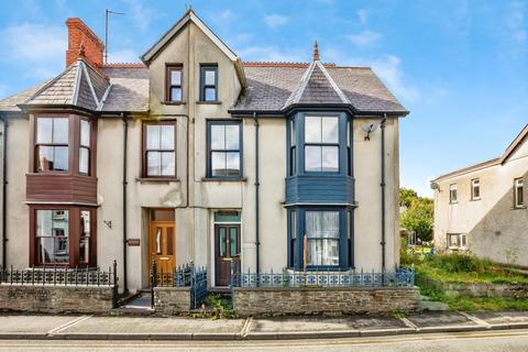 3 bed property, in Chapel Street, £174,999