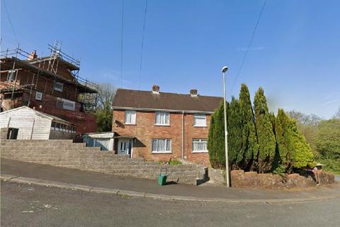 3 bed property, in Coedyclun, £140,000