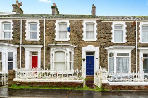 3 bed property, in Coldstream Street, £180,000