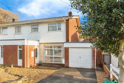 3 bed property, in Gwscwm Park, £150,000