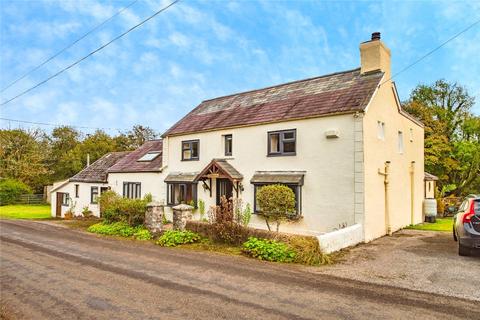 7 bed property, in Llwynteg, £700,000