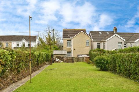 3 bed property, in Llwynhendy Road, £200,000