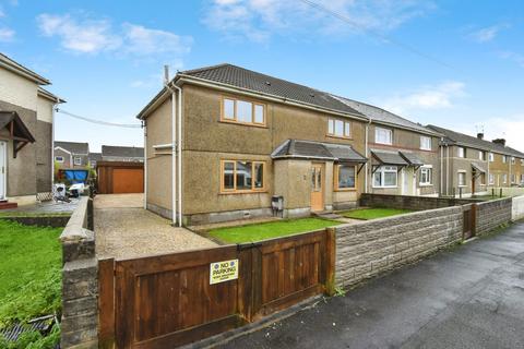 3 bed property, in Dan Yr Allt, £220,000