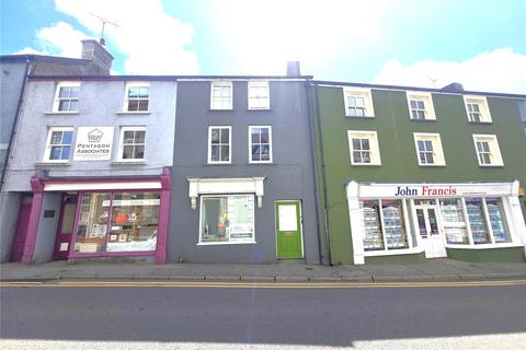 2 bed property, in St. James Street, £160,000