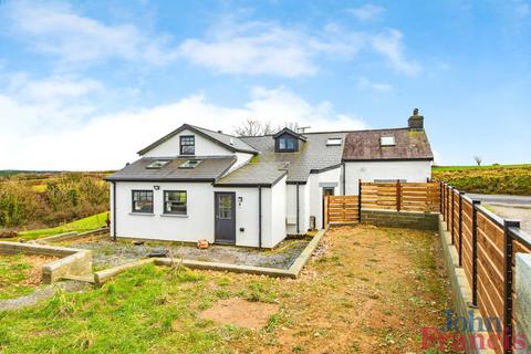 3 bed property, in Cwmbach, £425,000