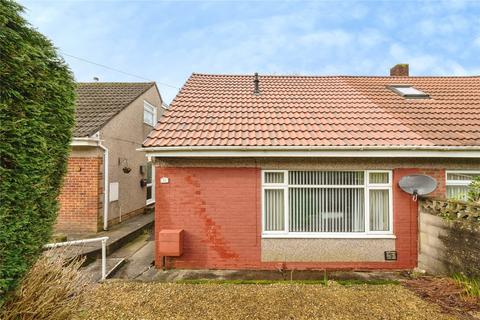 2 bed property, in Heol Camlan, £120,000