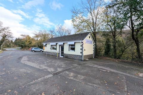Studio, in Glanyrafon Road, £110,000