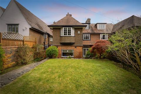 5 bed property, in Eden Avenue, £550,000