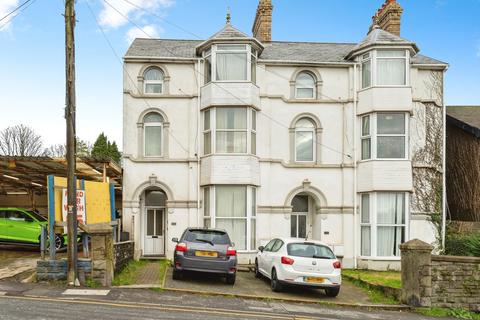 6 bed property, in Gower Road, £220,000