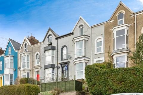 7 bed property, in Woodlands Terrace, £225,000
