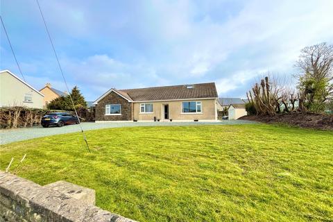4 bed property, in Valley Road, £425,000