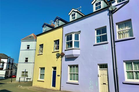 3 bed property, in Warren Street, £225,000