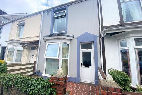 4 bed property, in Beach Street, £180,000