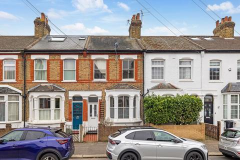 2 bed property, in Linden Road, £549,950