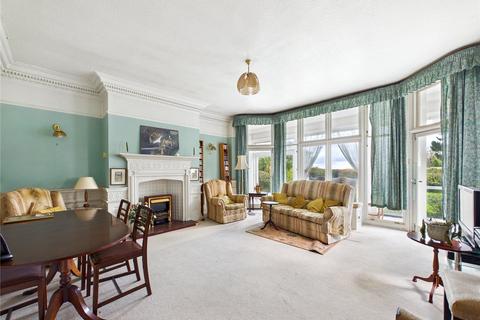 3 bed property, in Hamilton Gardens, £475,000