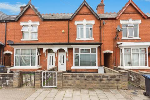 3 bed property, in Alexander Road, £270,000