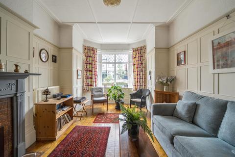 4 bed property, in Melrose Avenue, £1,250,000
