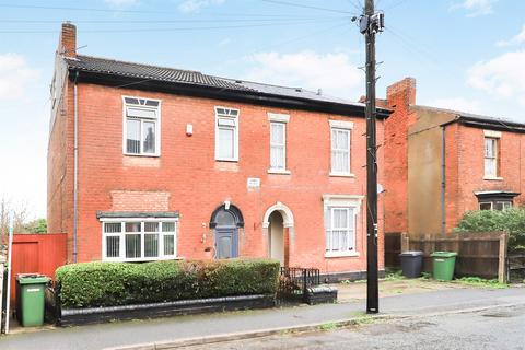 3 bed property, in Duke Street, £260,000