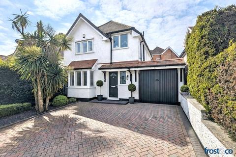 3 bed property, in Vale Road, £475,000