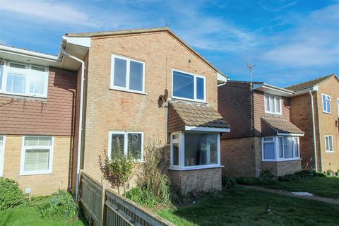 2 bed property, in St. Crispians, £250,000