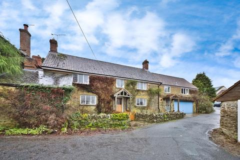 4 bed property, in Bishops Lane, £650,000