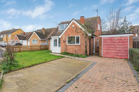 3 bed property, in Abbots Crescent, £350,000