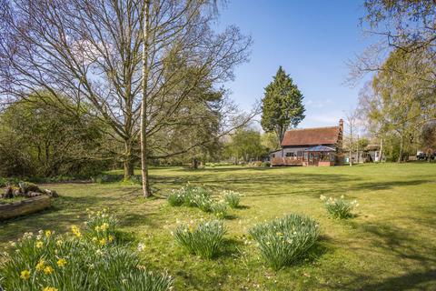 6 bed property, in Norwich Road, £690,000