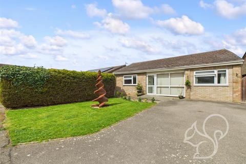 3 bed property, in Garden Farm, £400,000