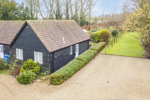 2 bed property, in Lavenham, £295,000