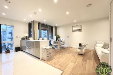 1 bed property, in Peartree Way, £349,950