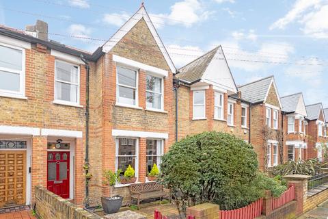 3 bed property, in Gordon Avenue, £1,095,000