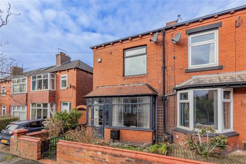 2 bed property, in Colville Road, £175,000