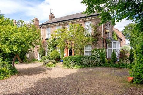 7 bed property, in Fulford Road, £850,000