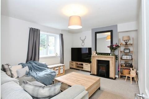 3 bed property, in Second Avenue, £230,000